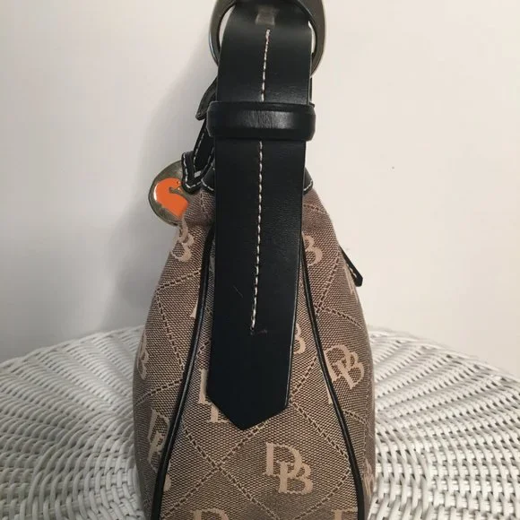 Dooney & Bourke Tan/black Signature Shoulder Bag - Picture 4 of 13